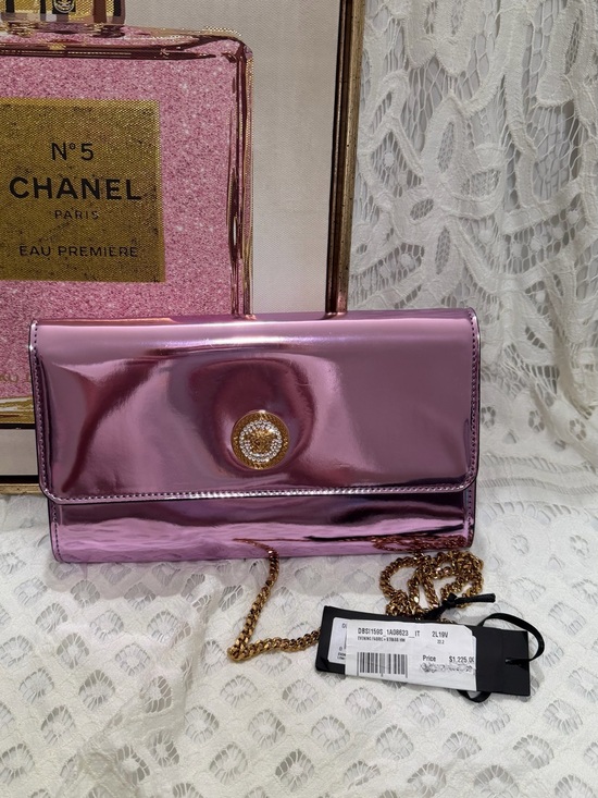 Versace Handbags - Versace NWT 💥 sold out💥 pink graphite clutch Crossbody chain bag